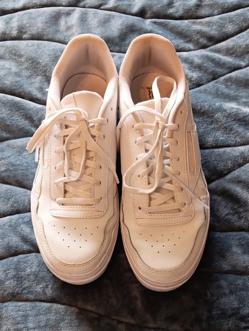 Women's Reebok White Sneakers - Size 8.5